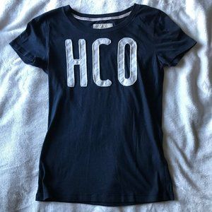 Hollister Women's Blue Graphic T-shirt
